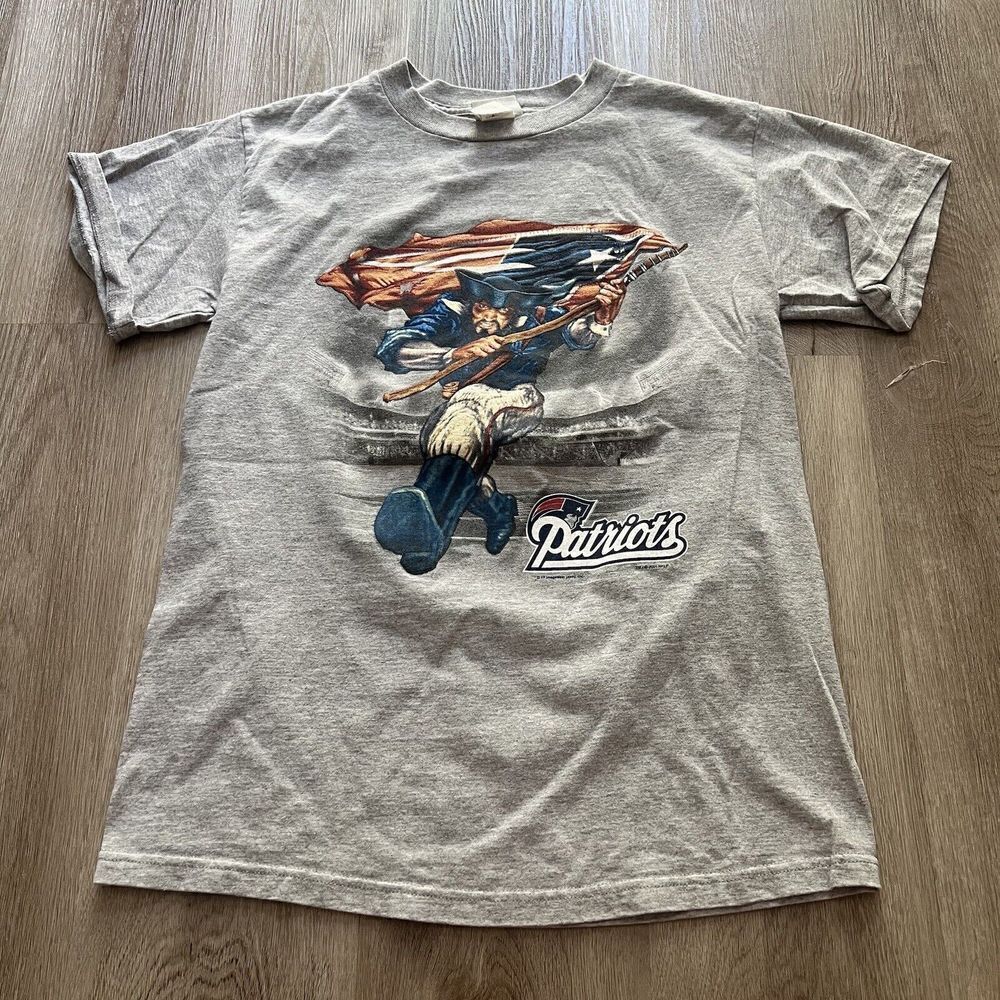 NEW ENGLAND PATRIOTS NFL FOOTBALL PAT 2000s Lee PRODUCTS MASCOT TSHIRT Medium